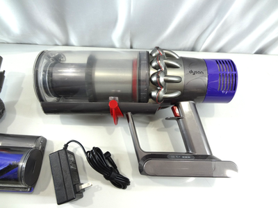 Dyson Cordless stick vacuum Cyclone Animal V10 SV27-- motorhead