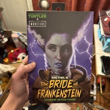 NECA - Universal Monsters vs TMNT April as the Bride of Frankenstein Ultimate 7