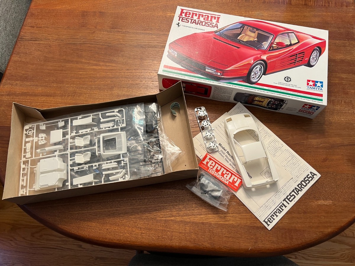 TAMIYA Ferrari Testarossa 1/24 プラモデル Vintage 1986 Tamiya Ferrari Testarossa Model Kit Sports Car