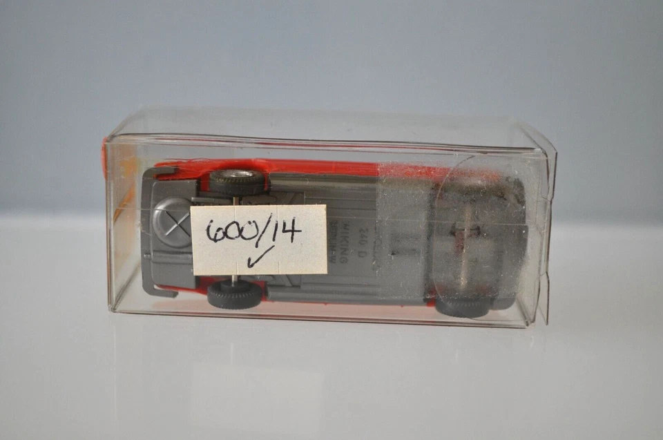 Wiking 600/14 Mercedes Benz 240D Fire Chief Sedan - NEW w/BOX - Image 4 of 4