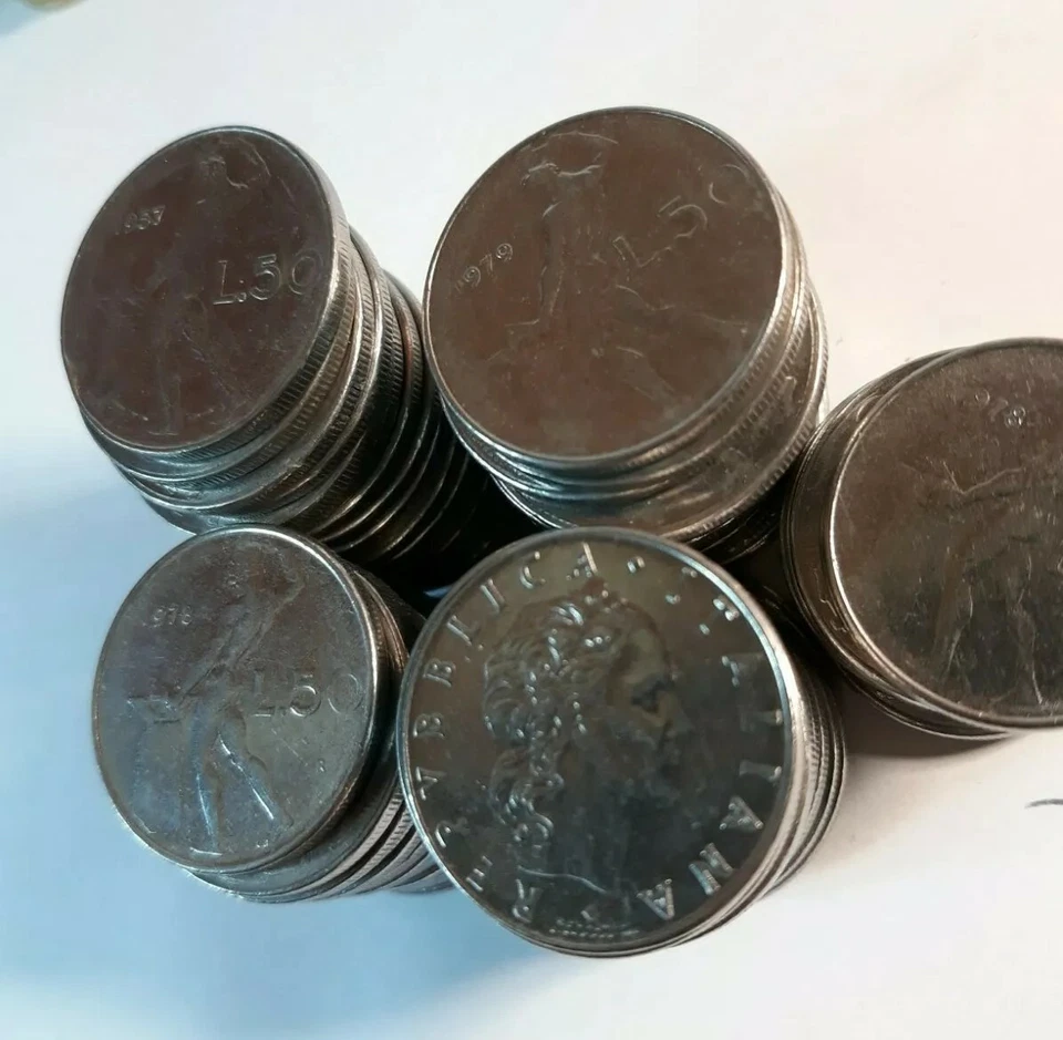 Lot of (5) L.50 R Italian Coin Lire Republica Italiana ~ 60's 70's 80's Free Shi - Image 2 of 4