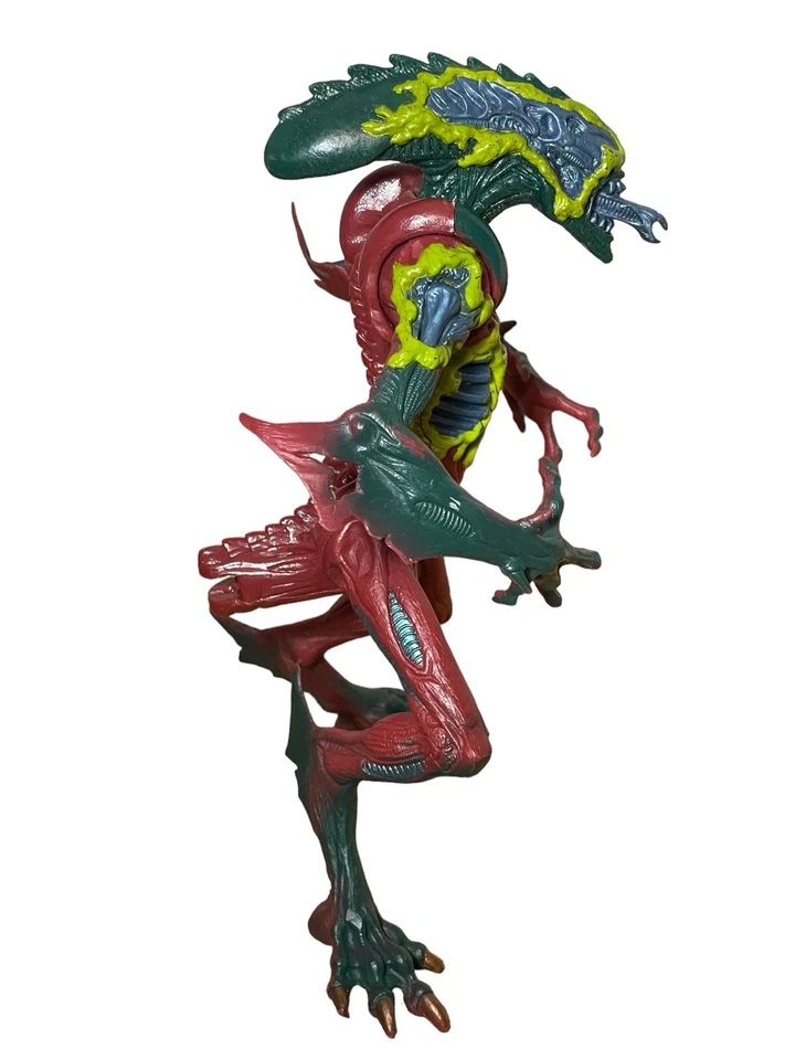 Figura Alien Resurrection Battle Scar Alien 1997 Hasbro Signature Series Foto 3 de 4