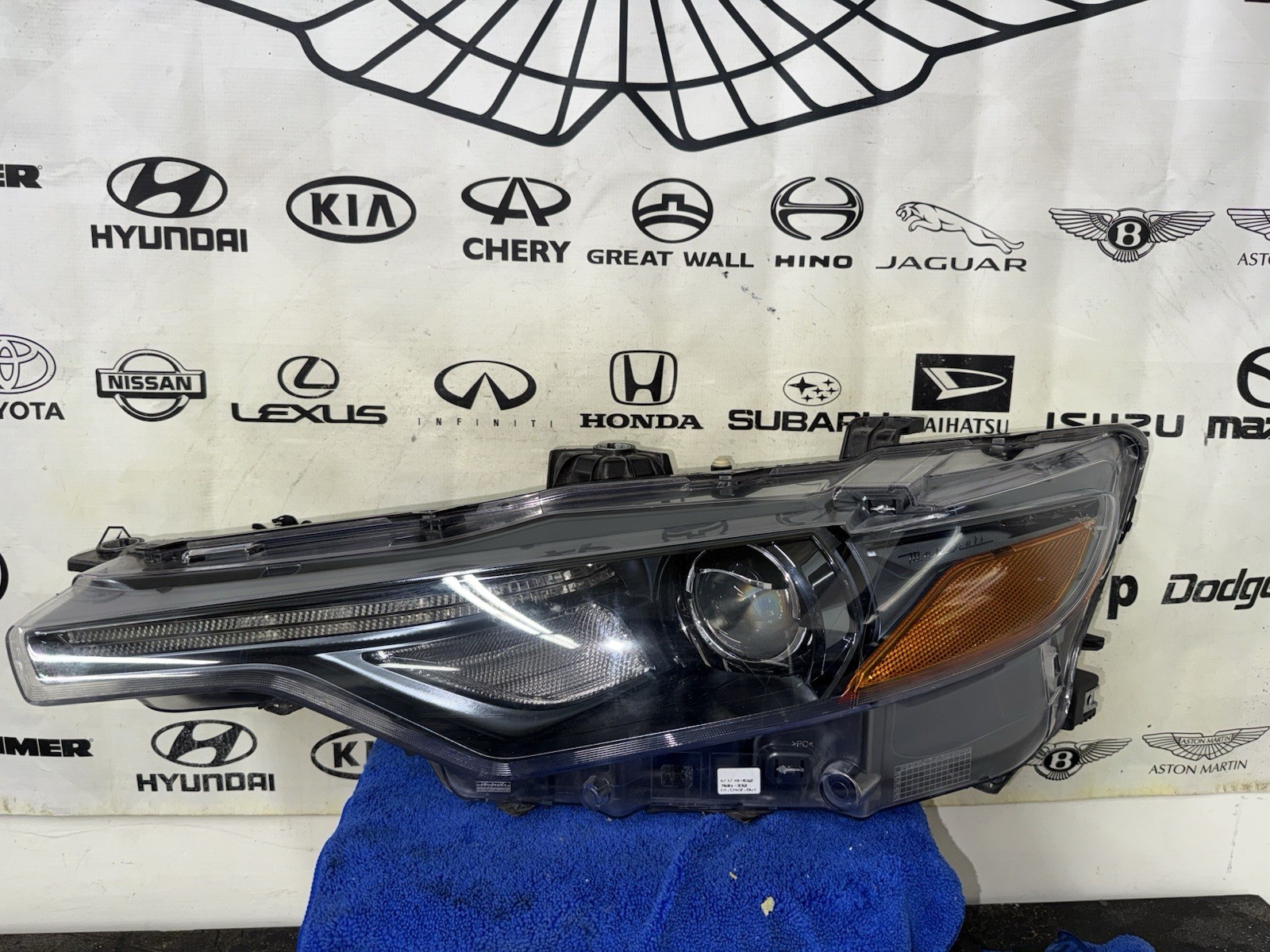Maserati Levante 2016-2023 Front Left Headlight
