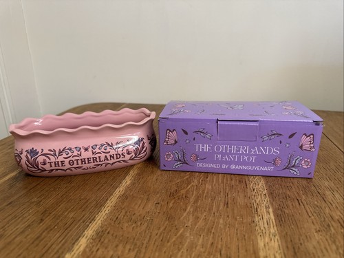 A Fragile Enchantment by Allison Saft SIGNED January 2024 Fairyloot Box - Picture 4 of 17