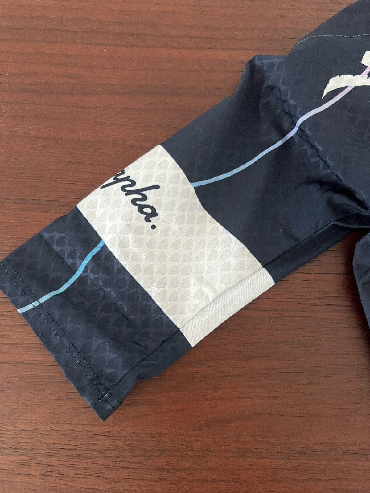 Rapha Sturm Women’s Pro Team Aero Jersey X-Small Moulticolour & Socks S