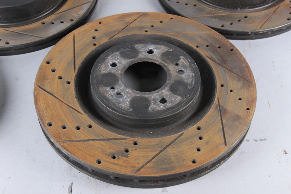 Комплект из 4 тормозных роторных сверл и прорезей Mitsubishi Lancer Evolution X 10 - Изображение 4 из 4