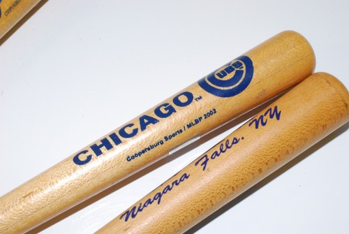 Vintage MLB Mini Baseball Bat Pens (4) All Stars Rangers, Chicago Cubs 2002 - Picture 7 of 8