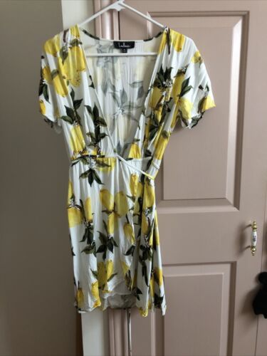 Lulus Size M A La Tart Lemon Print Wrap Yellow White Dress Short Sleeve - Picture 3 of 3