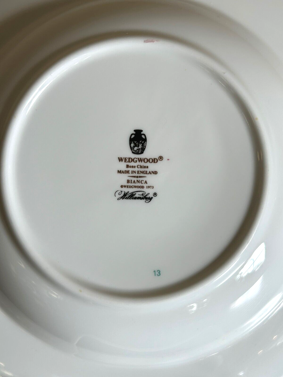 Wedgwood BIANCA Williamsburg Mark Rimmed Soup Bowl R4499 eBay