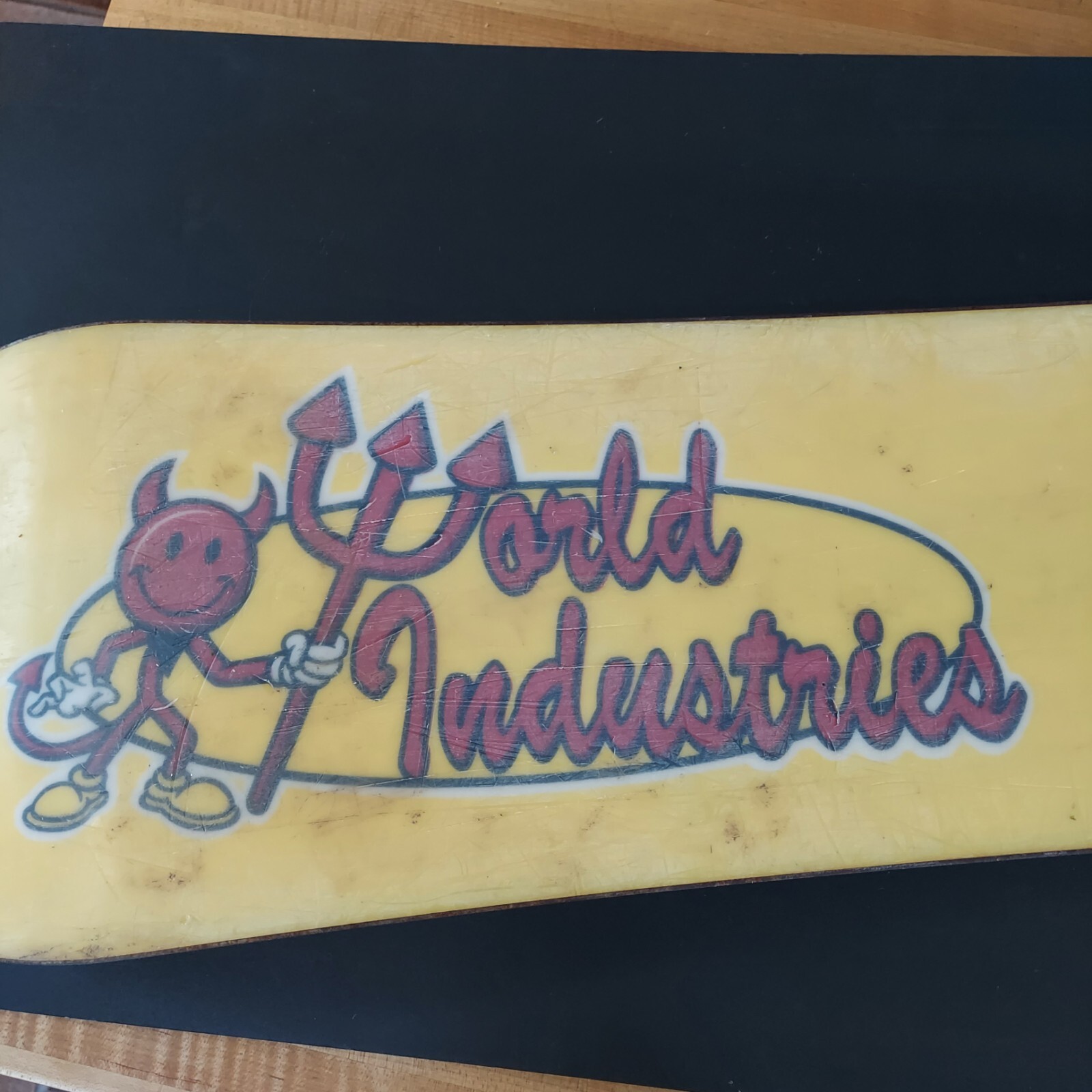 World Industries Snowboard 139cm USED see pics