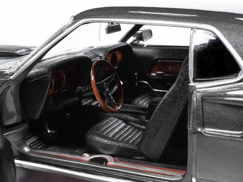 Ford Mustang 1969 gris oscuro metálico con rayas negras película "John Wick" (2014) - Imagen 4 de 5