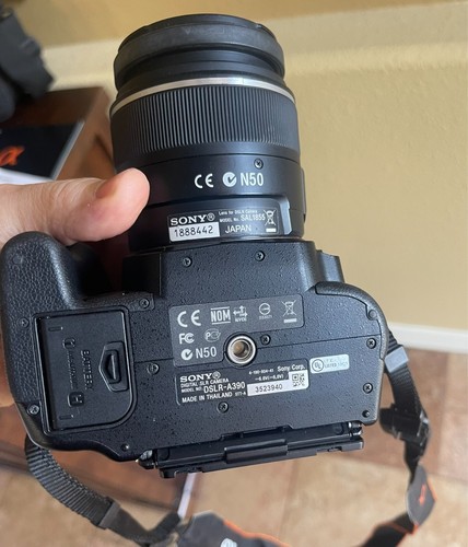 Sony Alpha DSLR-A390 14.2MP Digital SLR Camera Bundle - Picture 12 of 22