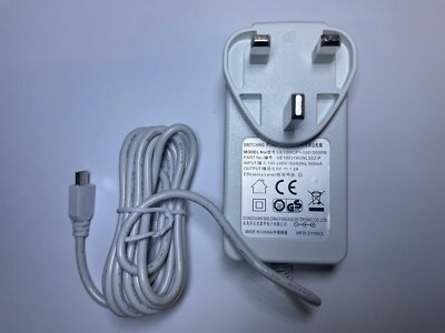 UK weiß 5,0 V 1500 mA AC/DC Adapter Netzteil Ladegerät Micro USB weiß NEU