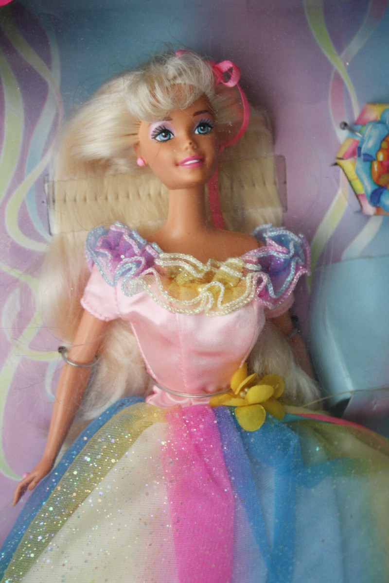 RARE VINTAGE 1997 BARBIE BIRTHDAY ANNIVERSAIRE DOLL MATTEL