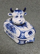 Vintage Russian Gzhel Cow Butter Dish Butter Keeper Porcelain Dish with Lid.
