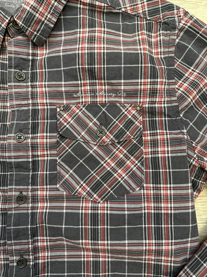 Camisa de manga larga Heritage 1981 - Forever 21 a cuadros con botones para hombre, gris y rojo Foto 3 de 4