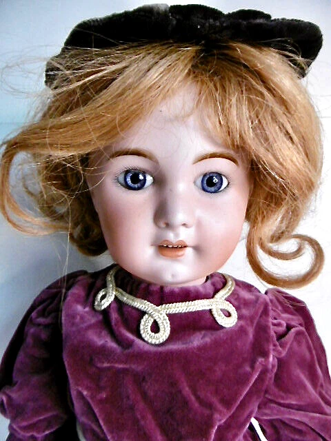 poupée ancienne 60 cm avec mécanisme pour les yeux