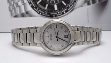 GUCCI 8900L Round Face Watch - Silver & Gold Links for sale  display picture 2