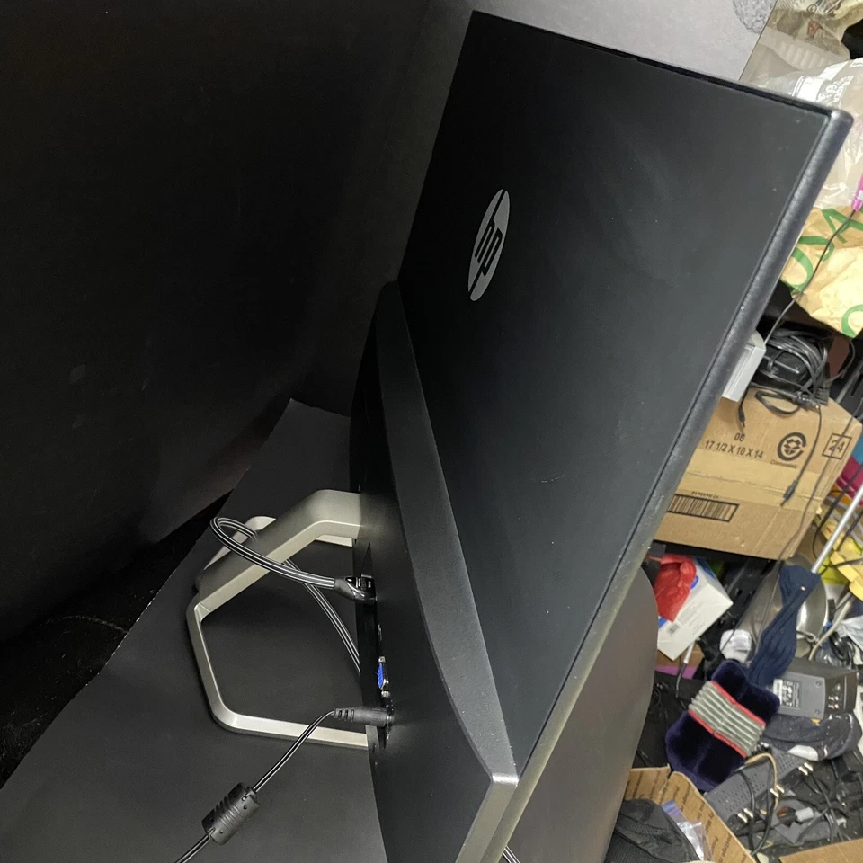HP 27f 27 inch Widescreen LED Monitor - VGA and Power Cord Included Tested Works - Image 4 of 4