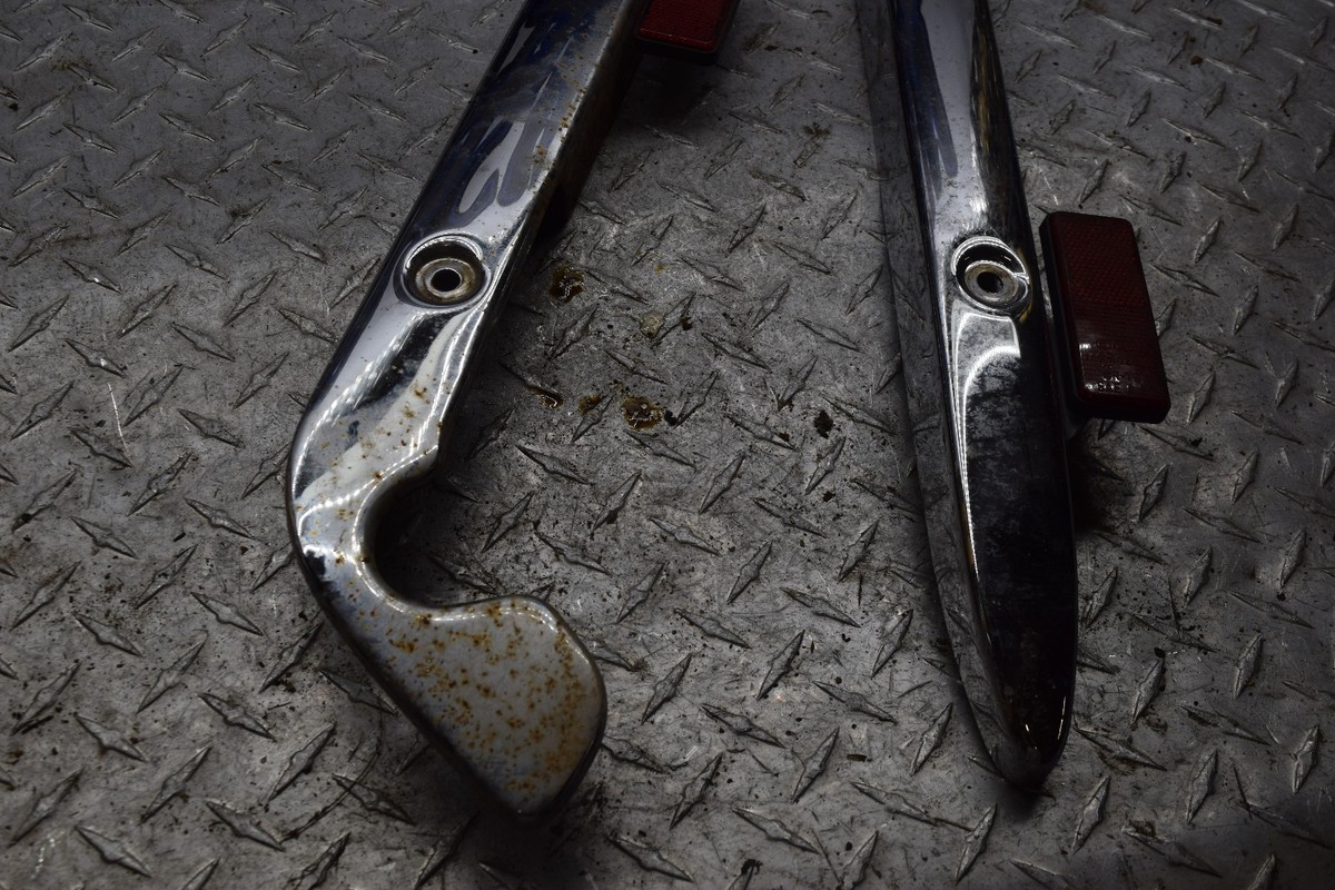 X2-3 TWO REAR METAL RAILS 09 SUZUKI GZ250 GZ 250 2009 BIKE FREE