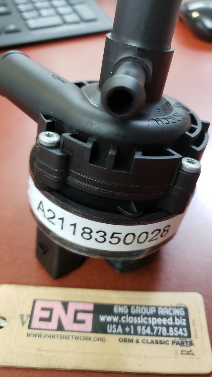 MBENZ A2118350028 AUX WATER PUMP: 1 IN-2 OUT | W218 CL550 W204
