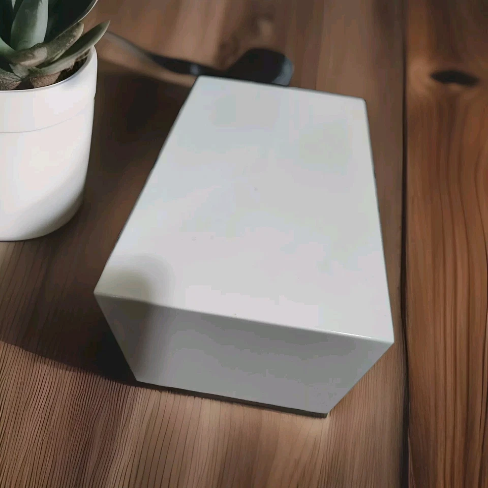 Tivoli Frost White Collection Model One AM/FM Table Radio (Frost White and... - Image 3 of 4