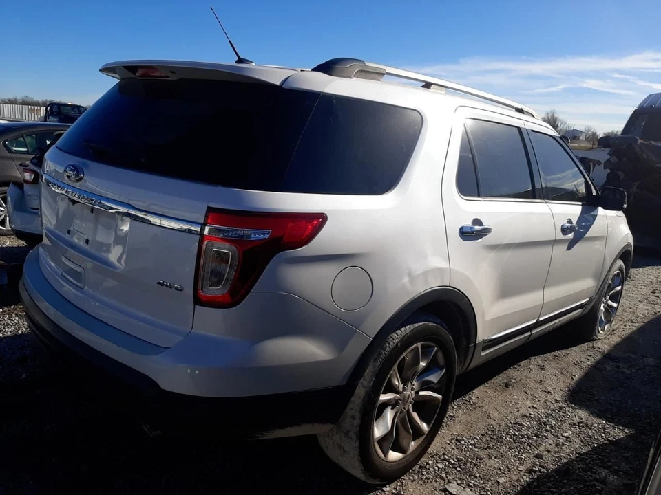 Motor de ventilador usado Ford Explorer 2014 4WD 3.50L OEM 133K milhas 3478667 - Imagem 3 de 4