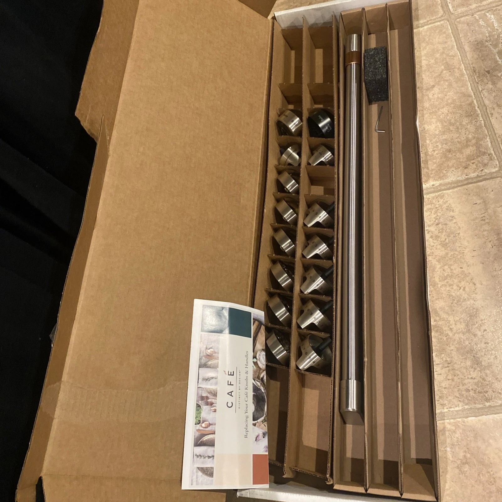 301in. Pro Range Rangetop Handle and Knob Kit in Brushed Stainless GE CAFE
Opens in a new window or