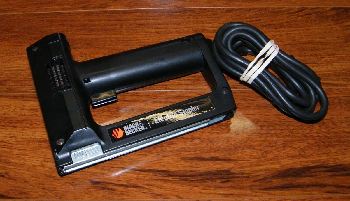 Black & Decker 9700 Stapler and Chicago Electric 31135 Angle Grinder -  Roller Auctions