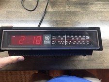 Vintage General Electric GE Alarm Clock Radio Model 7-4680A Am/fm/tv Works