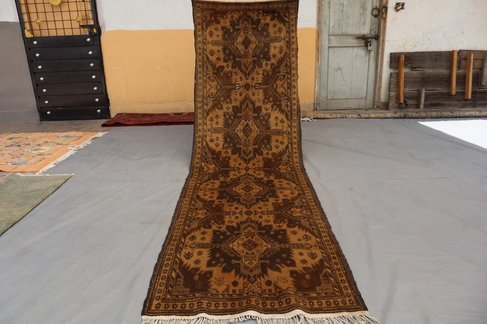 3x9 Turkoman Runner Rug – Tribal Medallion Design – Hand-Knotted Wool Brown. - Image 2 of 4