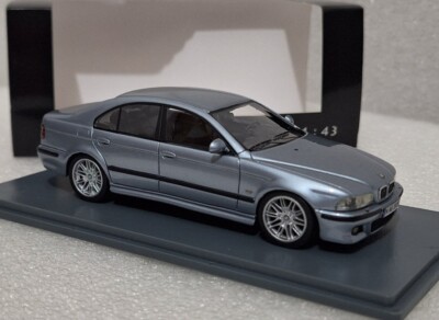 BMW M5 E39 マルーン ミニカー Neo 1/43 s-l400.jpg