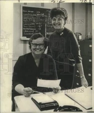 1966 Press Photo Esther Jacobson & Margaret Harkins, Custom Agents in New Haven