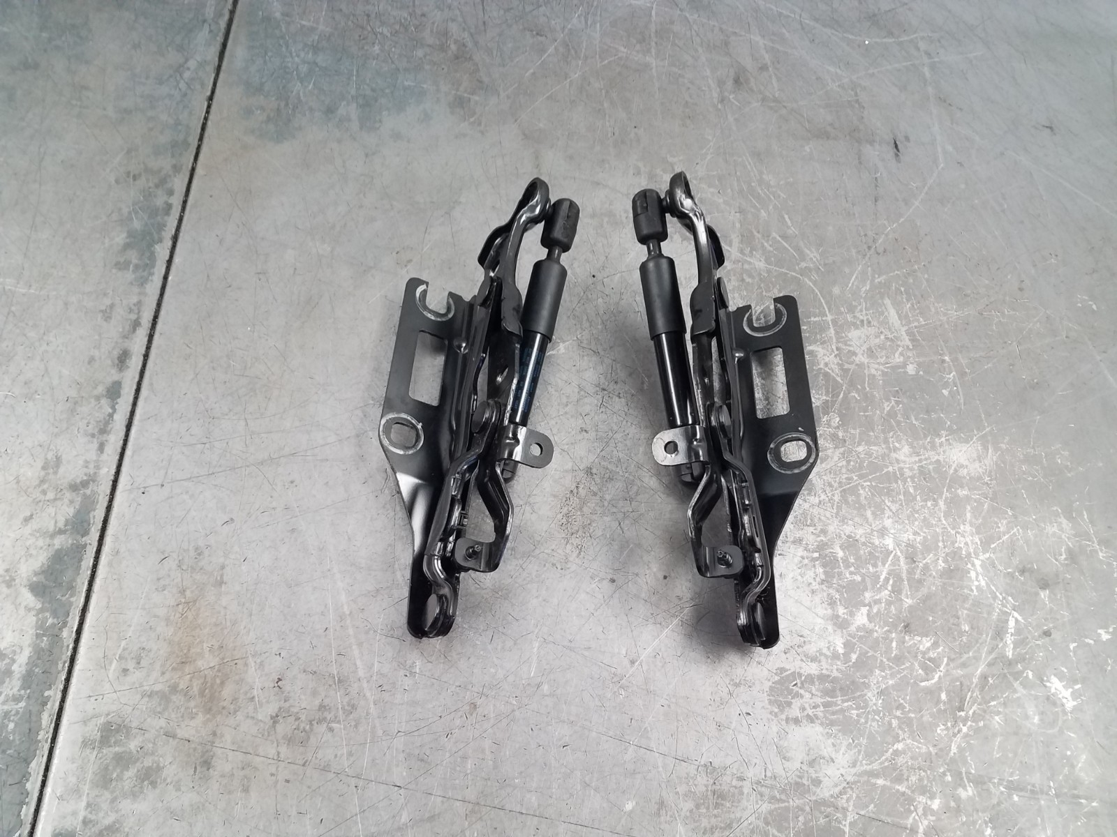 2017 Audi R8 V10 Plus Spyder Bootlid Hinges #4720 CA2