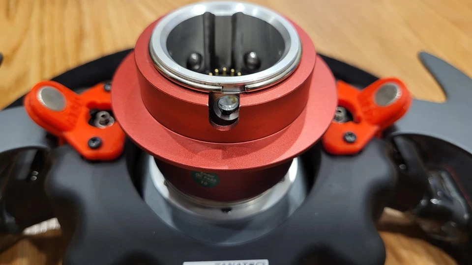 Fanatec ClubSport BMW M3 GT2 Lenkrad mit QR1 und Magnetic Shifter Mod - Bild 4 von 4