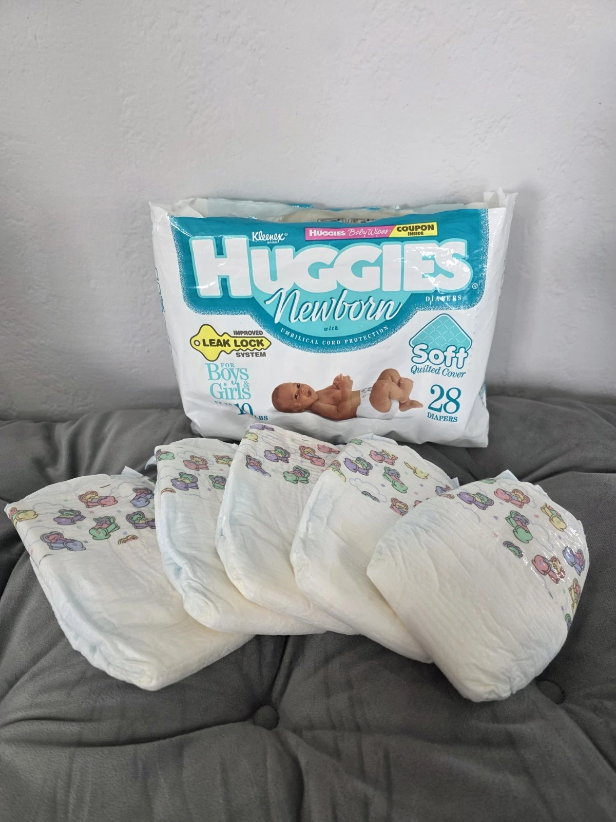 Vintage Huggies Leak Lock Newborn Diapers White Bears Umbilical Cord Protection