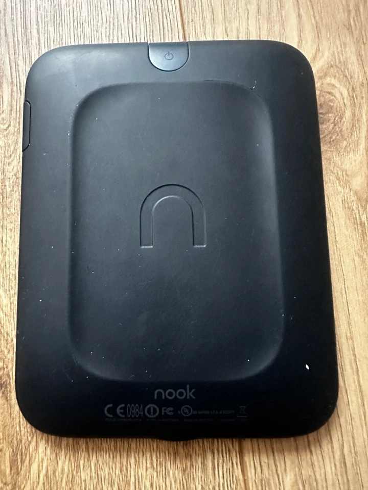 NOOK Simple Touch e-book reader BNRV300 WiFi eReader TESTED WORKING - Image 2 of 4