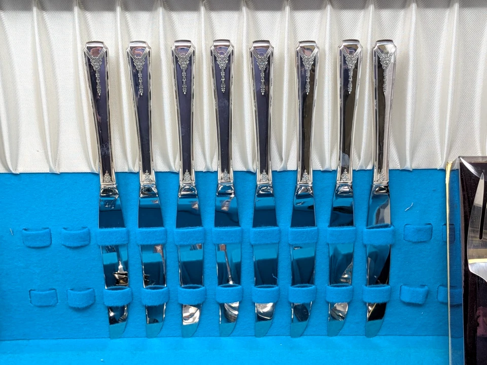 Vintage 1940 Oneida Community Silverplate Milady 54 Flatware Storage Chest Set - Image 3 of 4