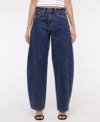 Old Navy High Rise Barrel Leg Jeans Women s Size 0 Medium Wash Baggy Denim