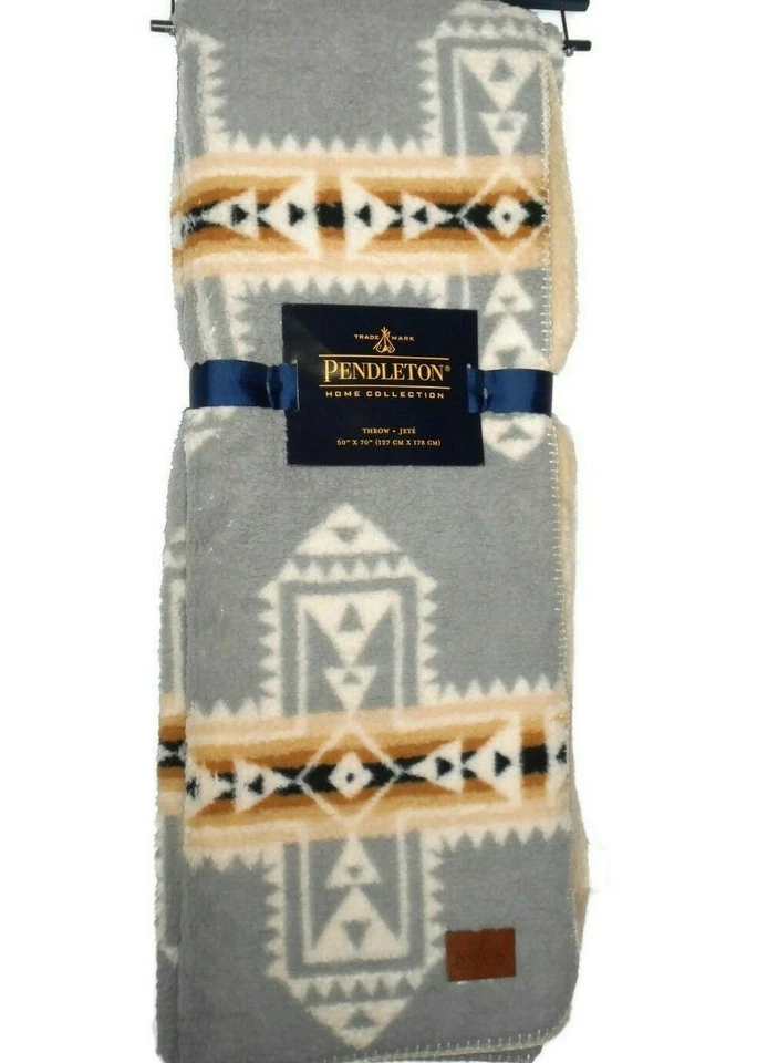 Pendleton Home Sherpa to Fleece reversible Crossroads Blanket throw - Grey print - Image 2 of 4