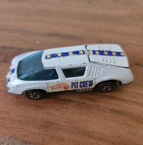 Hot Wheels  1970 White Pit Crew Car Hong Kong