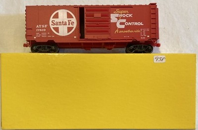 Accurail HO Santa Fe 17819 40' PS-1 Steel Box Car - Assembled w/Box