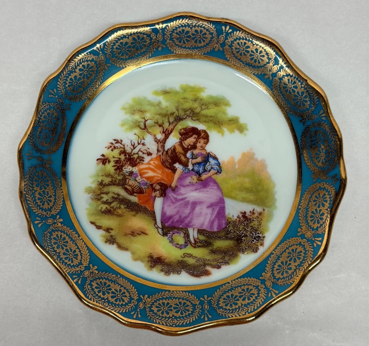 French Plate In Antique Ceramic & Porcelain Plates & Chargers for