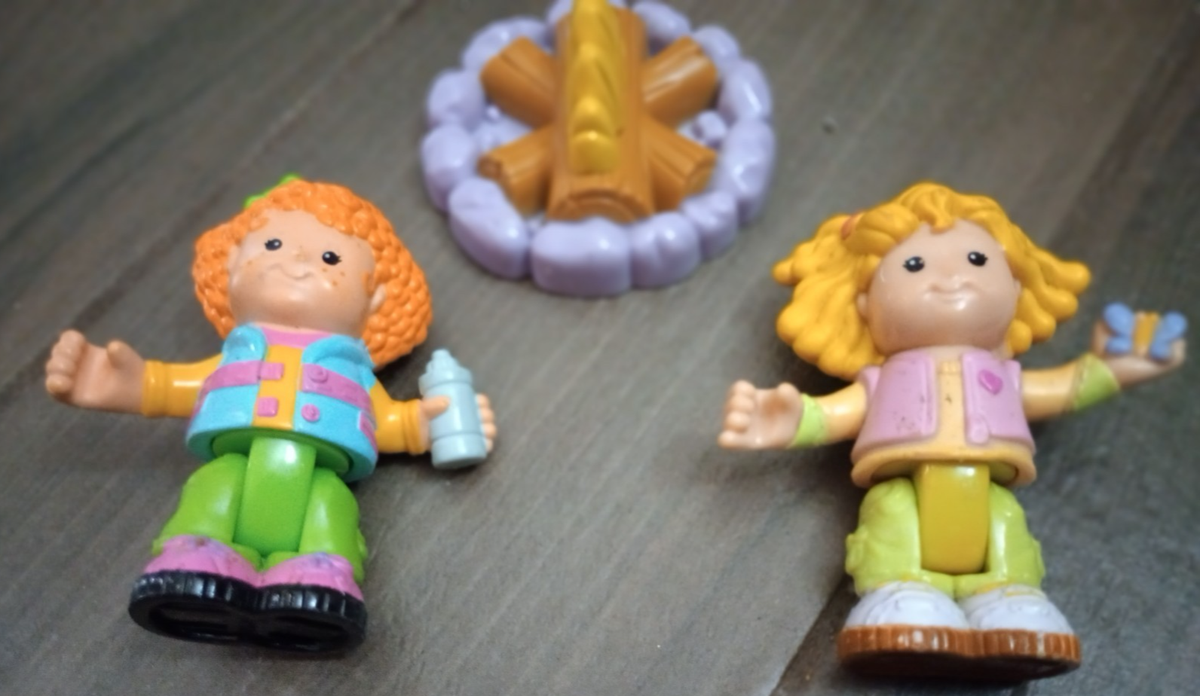 Fisher Price Little People Sarah Lynn Camping Adventure Camper