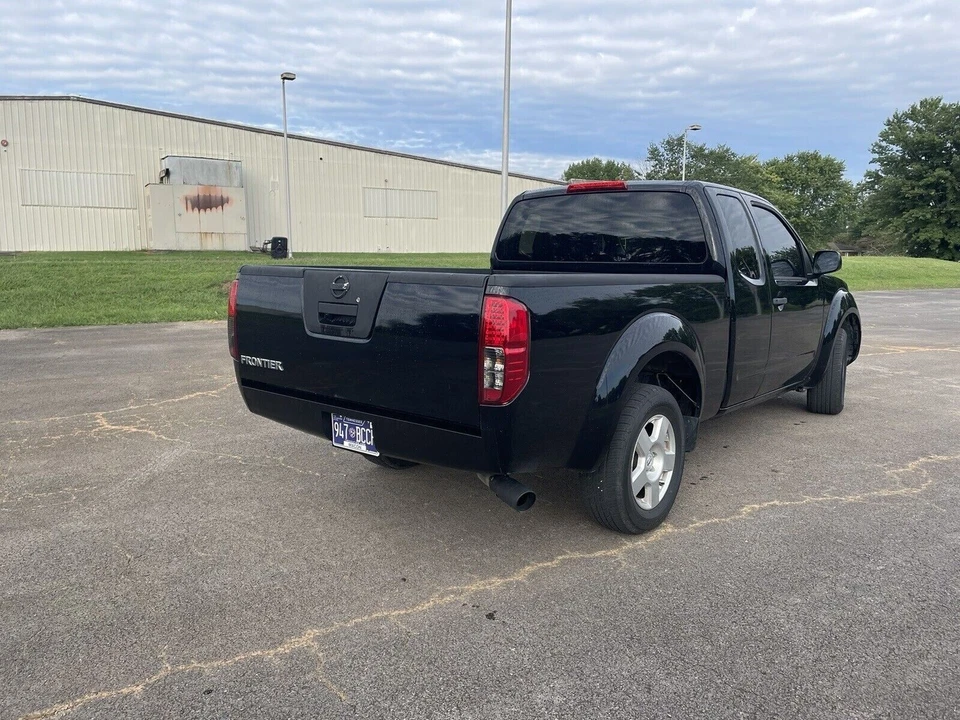 Parachoques trasero de acero con placa central de caja para Nissan Frontier 2005-2020 nuevo Foto 2 de 4