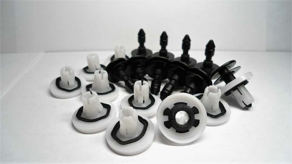 NEW! 5 Door Panel Retainers- Fits Chevrolet Cobalt HHR Opel Pontiac G4 G5 etc! - Image 3 of 3