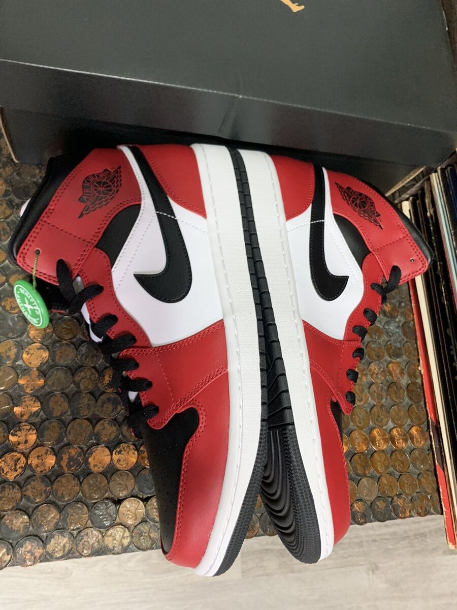 NEW NIKE AIR JORDAN 1 CHICAGO BLACK TOE Mid Mens Size 11 DS NEW NIKE AIR JORDAN 1 CHICAGO BLACK TOE Mid Mens Size 11 DS