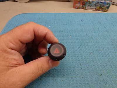 GMC CANYON 04 05 06 07 08 09 10 11 12 HAZARD 4WAY SWITCH BUTTON