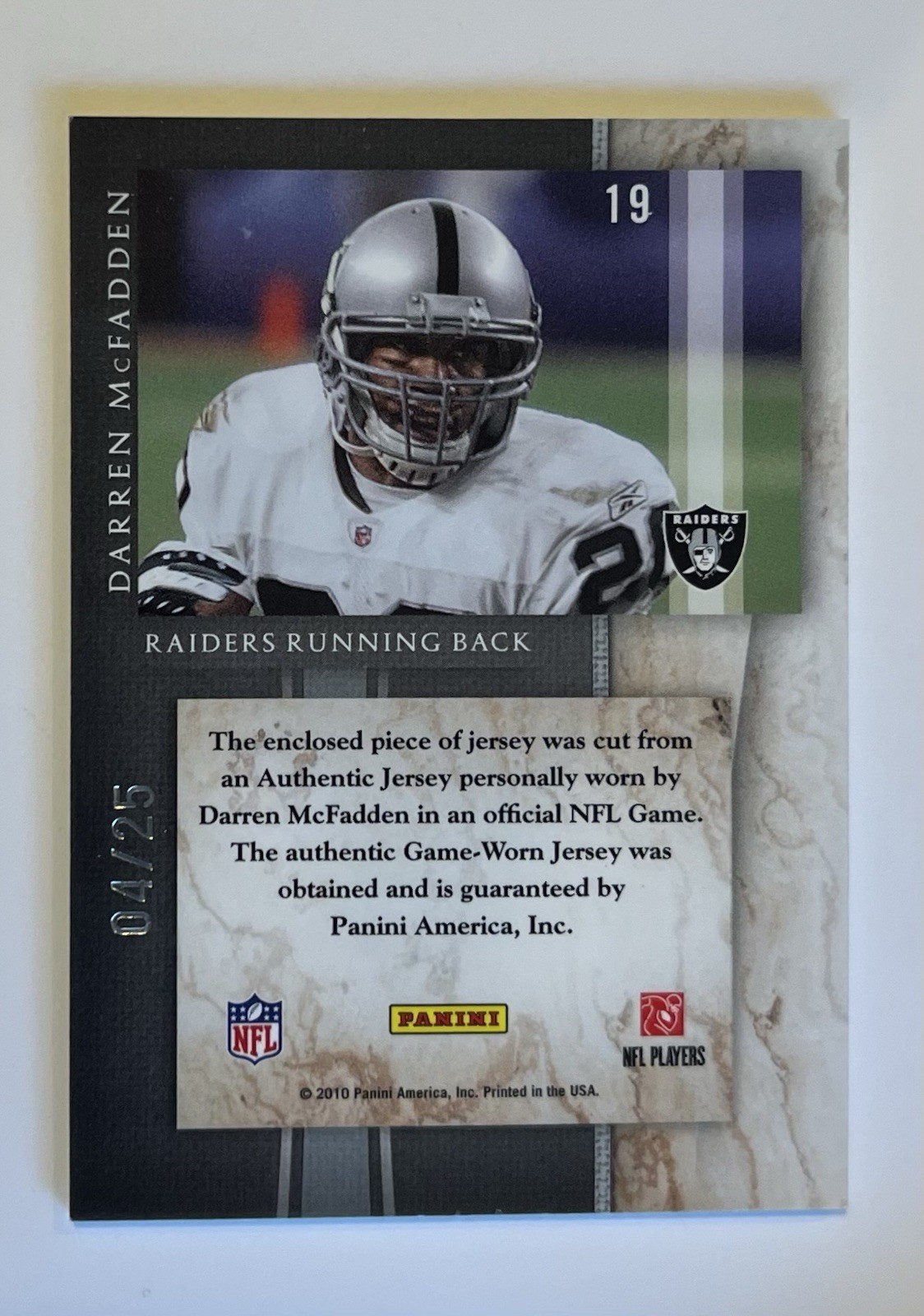 DARREN MCFADDEN 2010 Panini Limited Game Worn Used Jersey Card #19 - 04/25 view 2