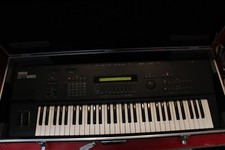 USED YAMAHA SY85 Vintage Synthesizer Keyboard SY 85 U1972 230907